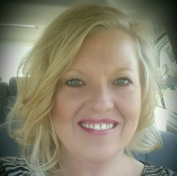 Meet Your Newby Posher, Meghan! - Picture 2 of 4